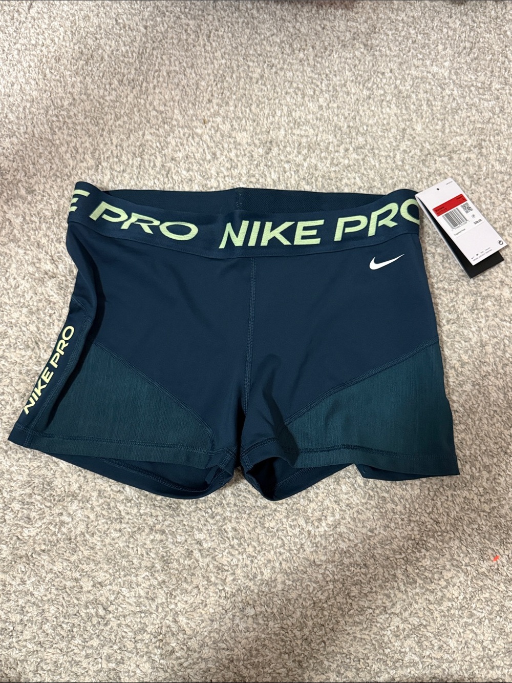 NWT Nike Women’s Mid Rise 3In Nike Pro Shorts